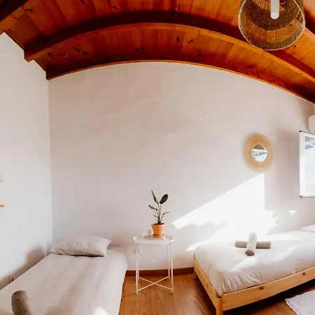 Nana House Ericeira - Yoga & Surf Lodge Santo Isidoro