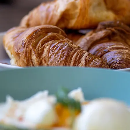 Nana House Ericeira - Yoga & Surf Lodge *