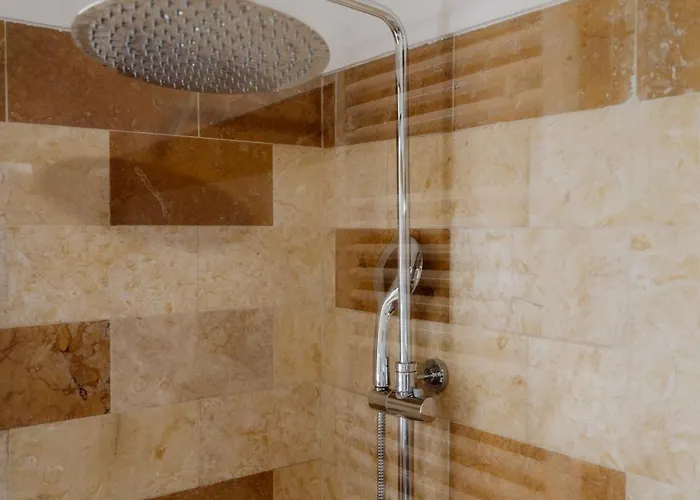 Nana House Ericeira - Yoga & Surf Orman Evi