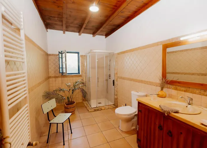 אכסניה Nana House Ericeira - Yoga & Surf *