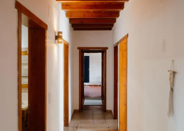 Nana House Ericeira - Yoga & Surf Orman Evi