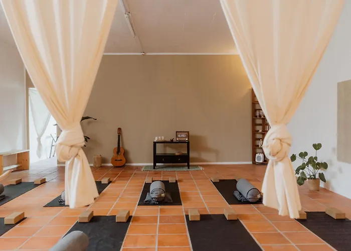 אכסניה Nana House Ericeira - Yoga & Surf