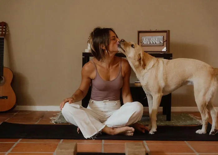 Nana House Ericeira - Yoga & Surf אכסניה *