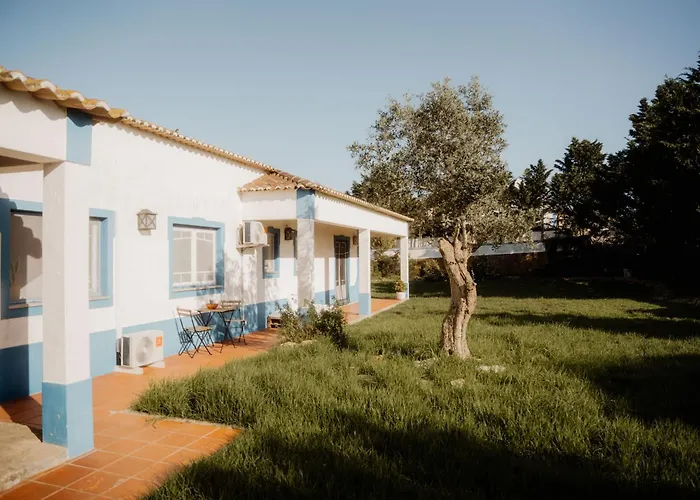 Nana House Ericeira - Yoga & Surf אכסניה Santo Isidoro