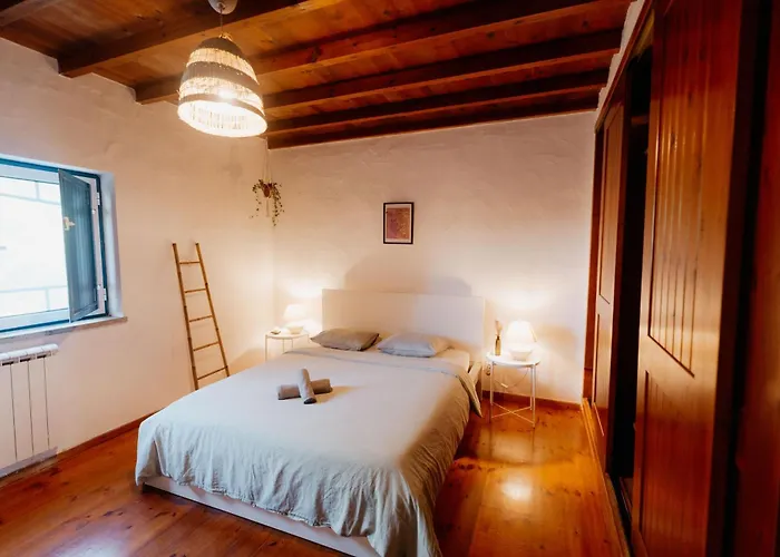 אכסניה Nana House Ericeira - Yoga & Surf