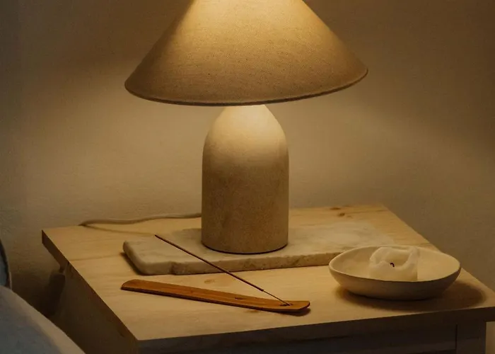 Nana House Ericeira - Yoga & Surf אכסניה