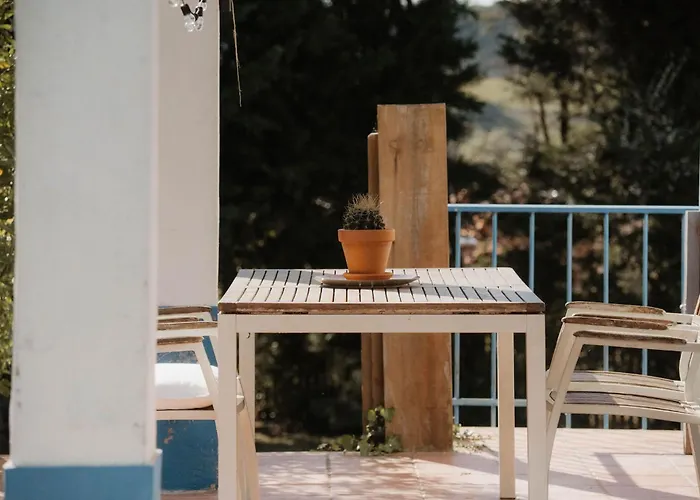 Nana House Ericeira - Yoga & Surf אכסניה *